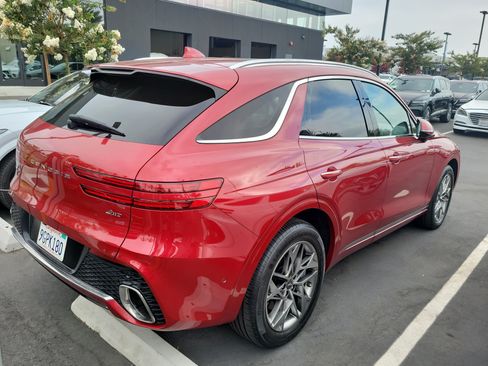 Certified 2023 Genesis GV70 2.5T w/ Advanced Package AWD/4WD image 5