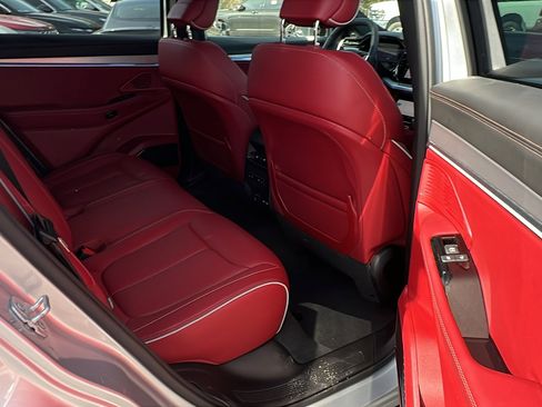 Used 2024 Jeep Wagoneer Launch Edition image 22