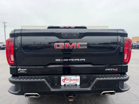 Used 2022 GMC Sierra 1500 AT4 w/ Technology Package AWD/4WD image 12