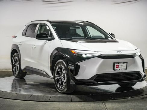 Certified 2023 Toyota bZ4X FWD image 8