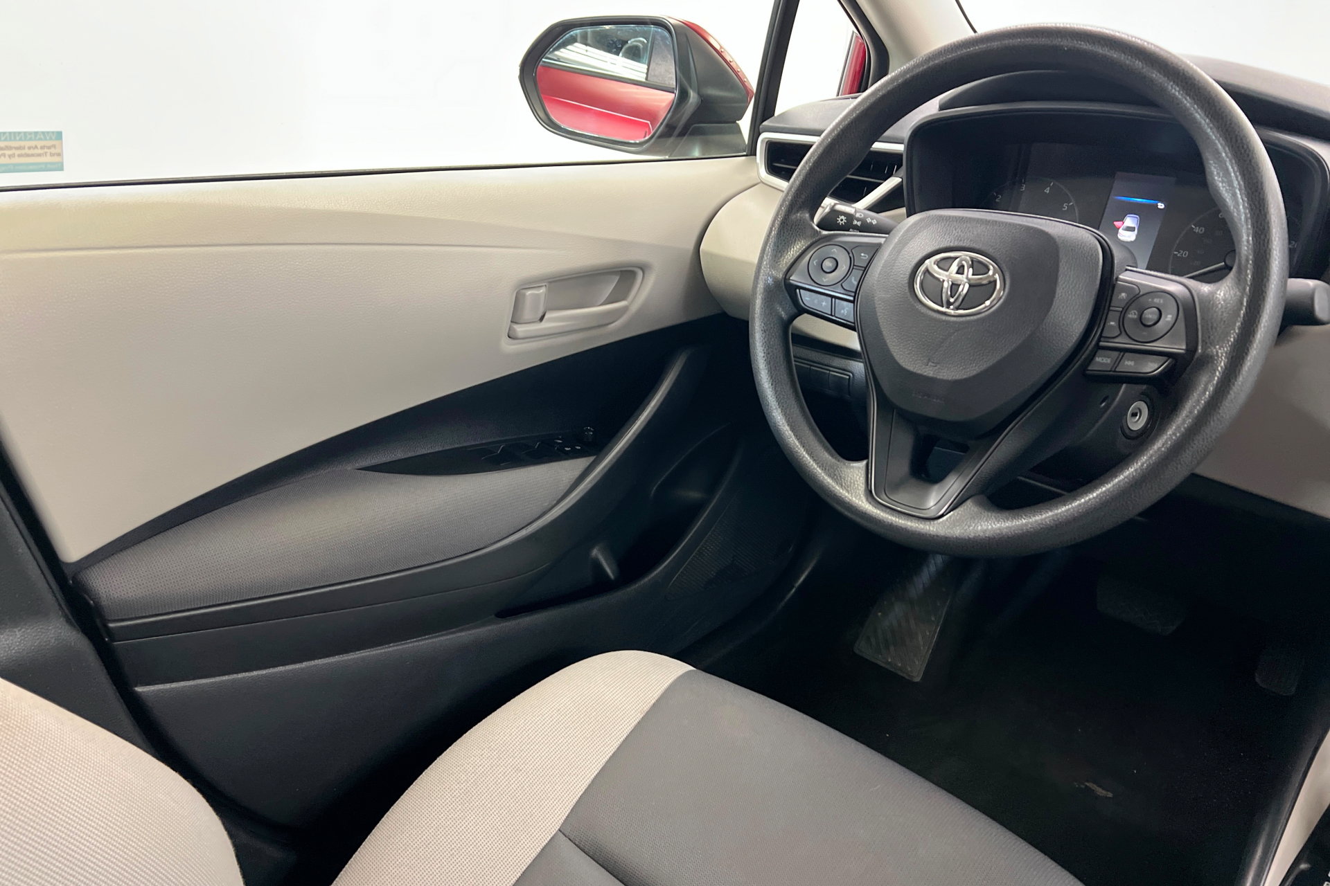 Used 2023 Toyota Corolla LE FWD image 12