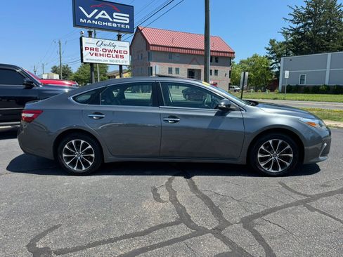 Used 2017 Toyota Avalon XLE Premium w/ All Weather Liner Package FWD image 7