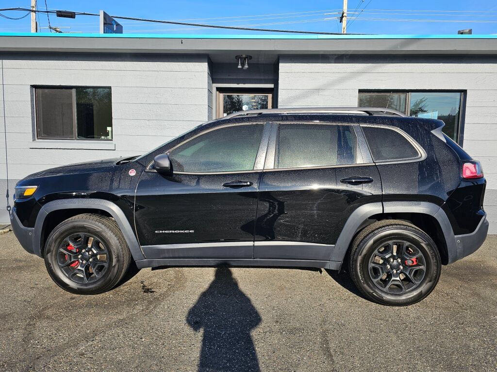 Used 2019 Jeep Cherokee Trailhawk AWD/4WD image 2
