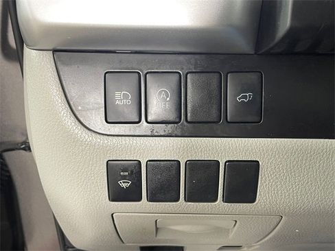 Used 2018 Toyota Highlander XLE image 16