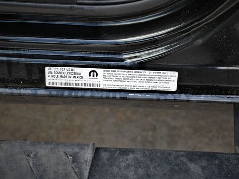 Used 2024 RAM 3500 Tradesman w/ Chrome Appearance Group AWD/4WD image 22