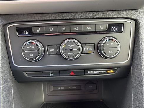 Used 2021 Volkswagen Atlas Cross Sport SE w/ Panoramic Sunroof Package image 21