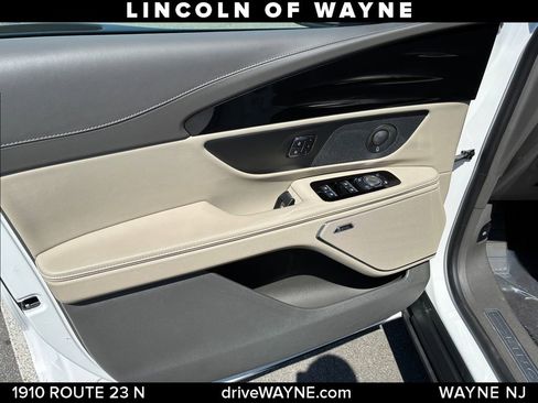 Certified 2024 Lincoln Nautilus Reserve w/ Equipment Group 202A AWD/4WD image 13