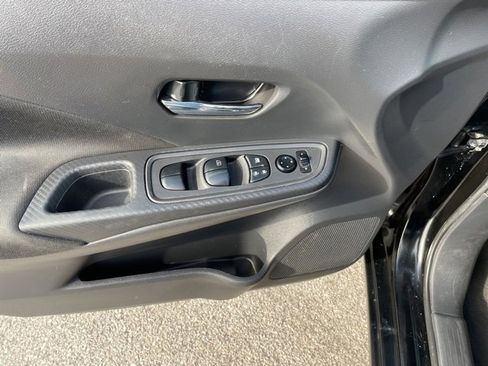 Used 2021 Nissan Versa SV image 18