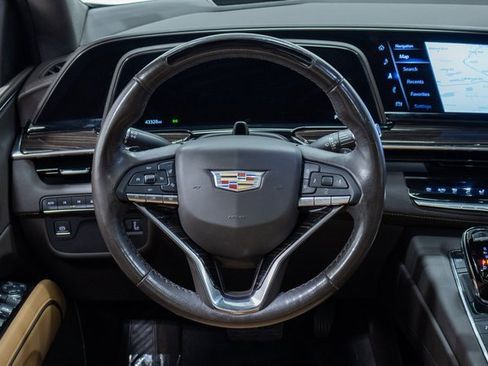 Used 2022 Cadillac Escalade Premium Luxury image 13