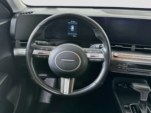 Used 2025 Hyundai Kona SEL FWD image 18