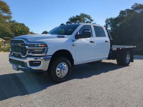 New 2025 RAM 3500 Tradesman w/ Chrome Appearance Group image 6