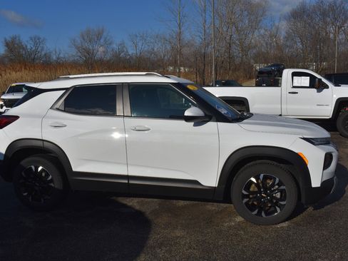 Certified 2023 Chevrolet TrailBlazer LT image 2