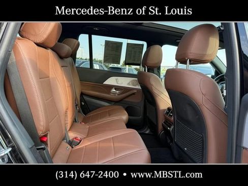 Used 2024 Mercedes-Benz GLS 450 4MATIC image 12