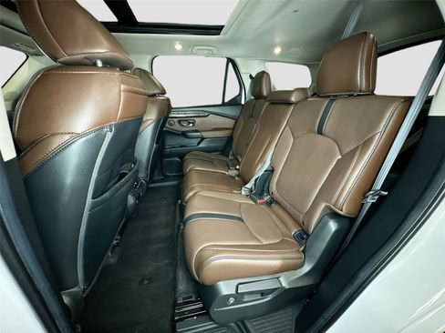 Used 2024 Honda Pilot Elite image 16