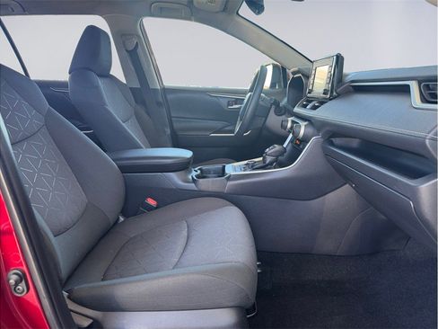 Used 2020 Toyota RAV4 XLE w/ XLE Grade Weather Package AWD/4WD image 19