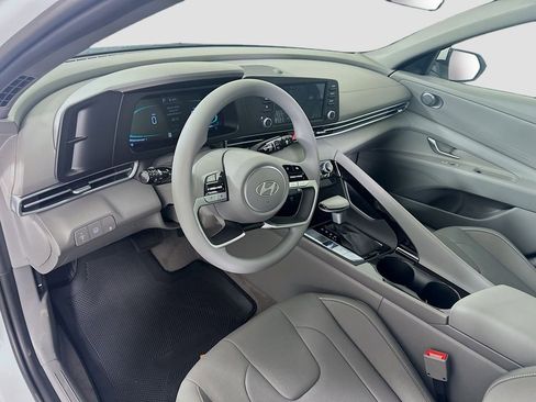 New 2026 Hyundai Elantra Hybrid FWD image 9