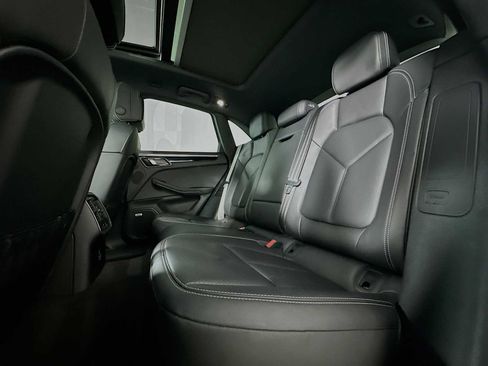 Certified 2022 Porsche Macan S AWD/4WD image 23