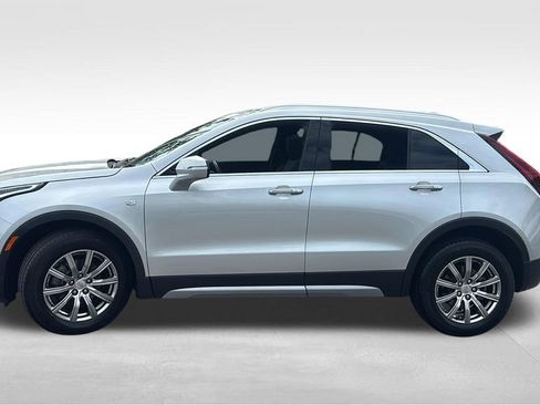 Used 2021 Cadillac XT4 Premium Luxury w/ Cold Weather Package FWD image 4
