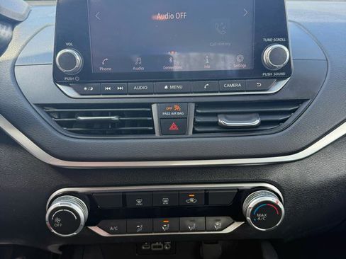 Used 2022 Nissan Altima 2.5 SV image 17