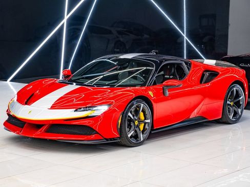 Used 2021 Ferrari SF90 Stradale AWD/4WD image 2