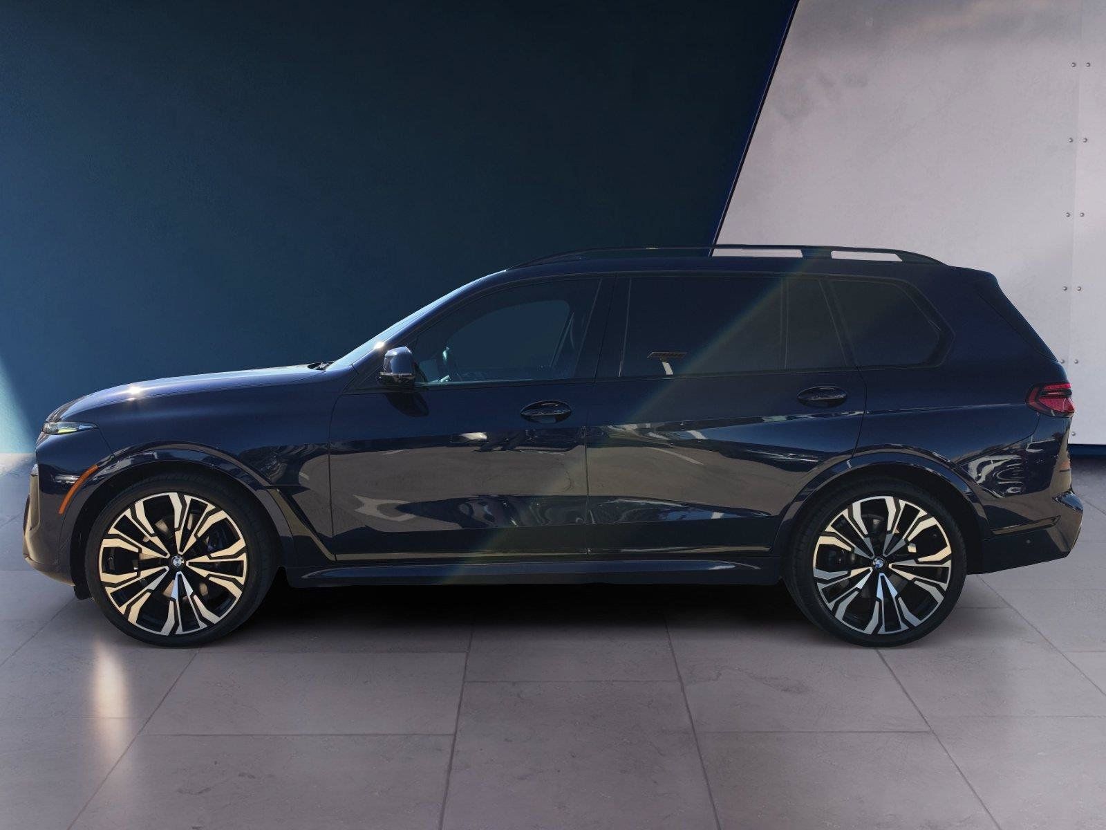 Used 2024 BMW X7 xDrive40i w/ Executive Package AWD/4WD image 2