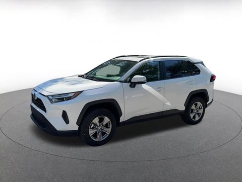 Used 2025 Toyota RAV4 XLE image 8