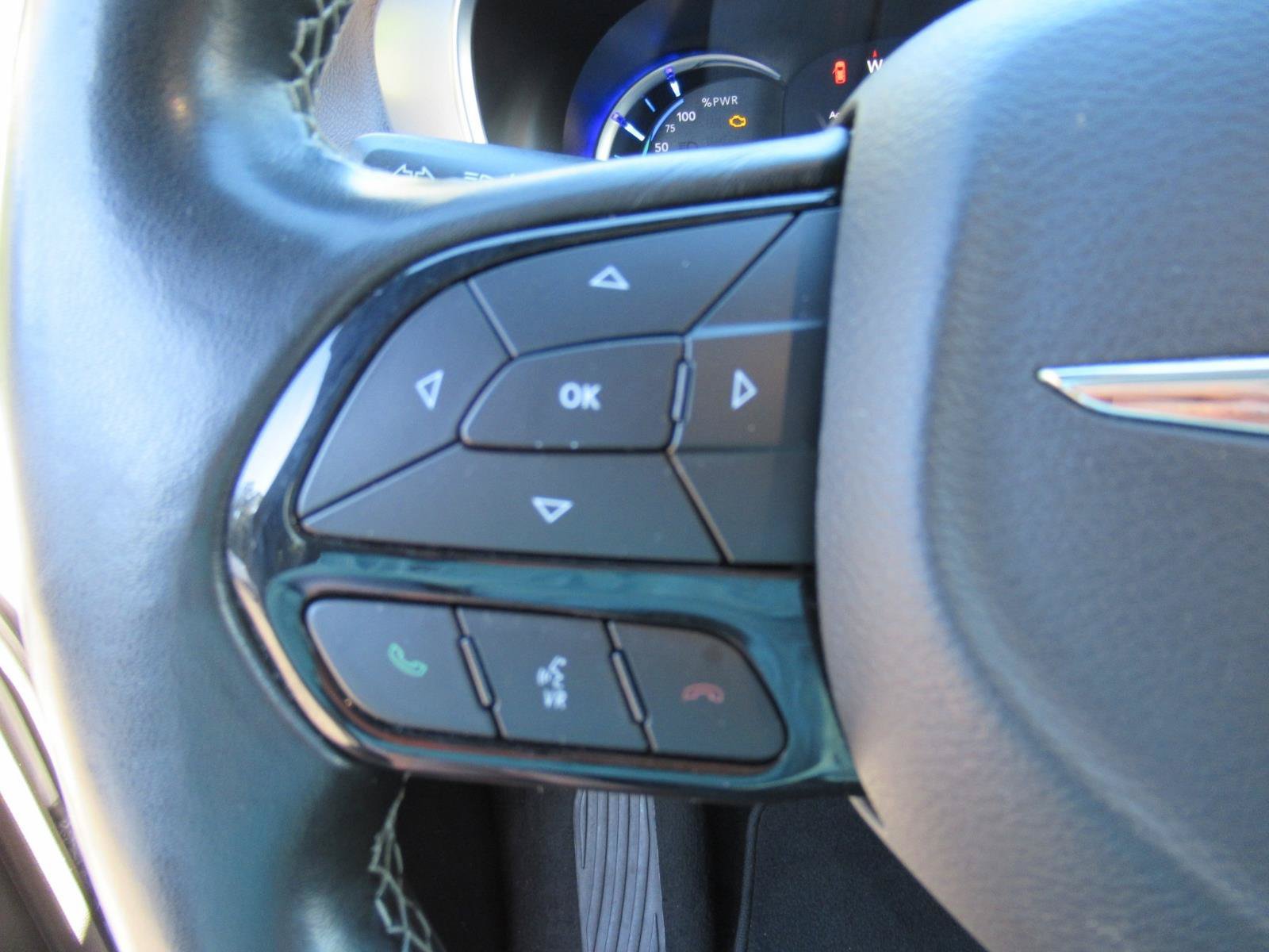 Used 2019 Chrysler Pacifica Touring-L w/ S Appearance Package FWD image 21