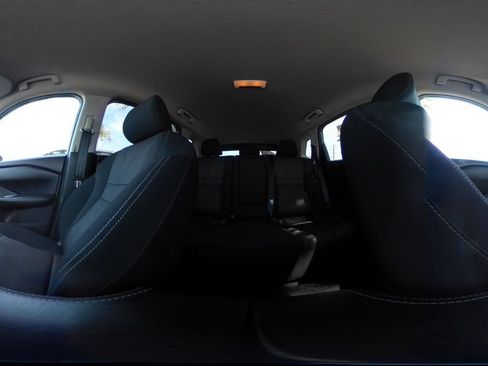 Used 2025 Nissan Rogue SV FWD image 44