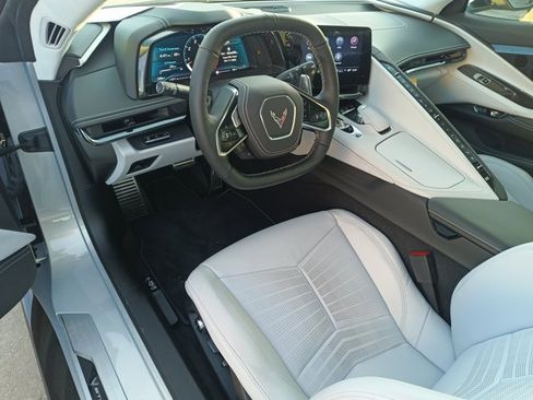 Used 2023 Chevrolet Corvette Stingray Premium Conv w/ Z51 Performance Package image 7