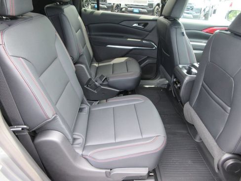 New 2026 Chevrolet Traverse Z71 w/ Driver Confidence Package AWD/4WD image 18