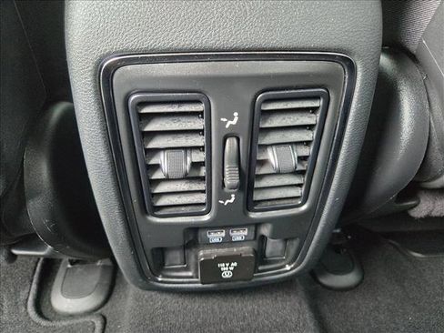 Used 2020 Jeep Grand Cherokee Limited AWD/4WD image 19