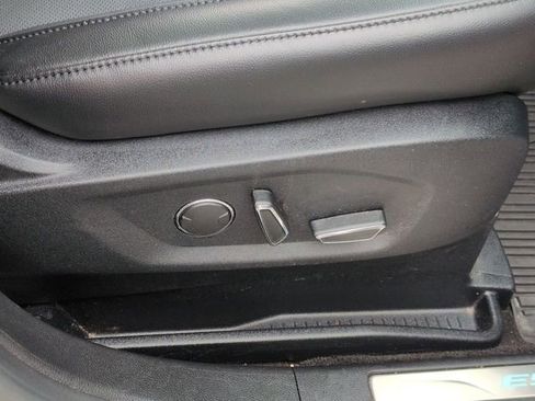 Used 2017 Ford Edge Titanium w/ Equipment Group 301A image 39