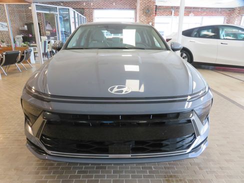 Used 2024 Hyundai Sonata SEL w/ Convenience Package image 2