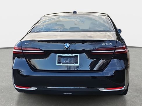 Used 2025 BMW 530i xDrive image 6