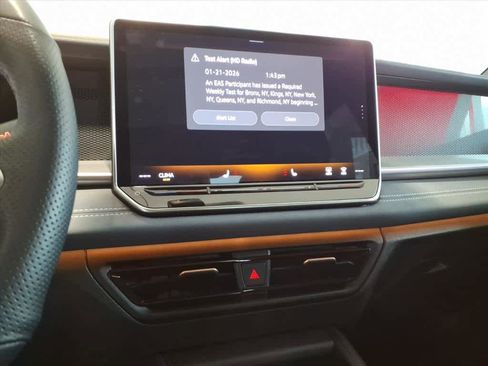 Used 2025 Volkswagen Tiguan SE R-Line image 12