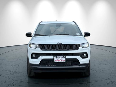 New 2026 Jeep Compass Latitude image 9