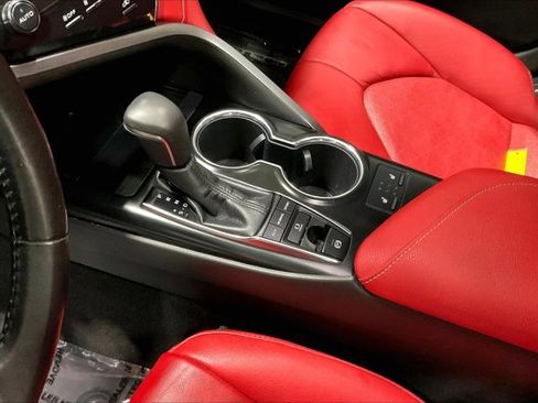 Used 2019 Toyota Camry XSE image 17