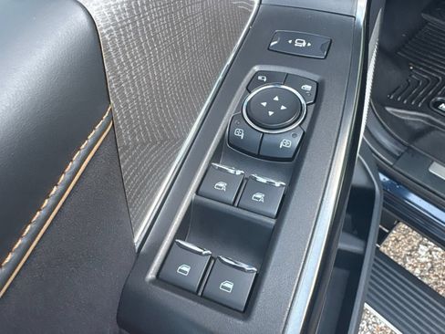 Used 2023 Ford F250 Platinum w/ FX4 Off-Road Package AWD/4WD image 12