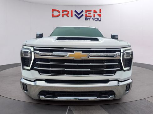 Used 2024 Chevrolet Silverado 2500 LTZ w/ LTZ Convenience Package AWD/4WD image 8
