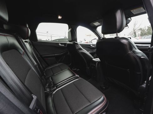 Used 2025 Ford Escape ST-Line image 34