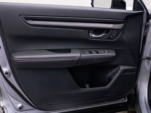 Used 2025 Honda CR-V Sport-L image 13
