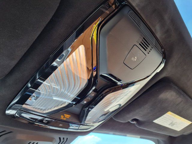 Used 2021 BMW X7 xDrive40i w/ M Sport Package AWD/4WD image 16