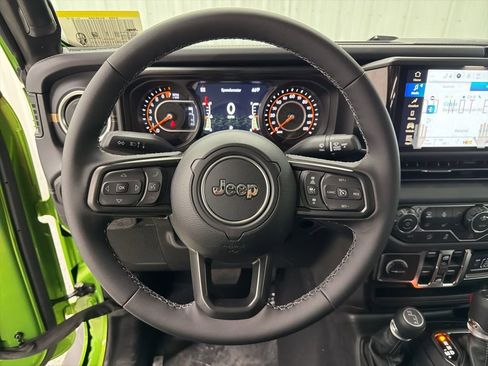 New 2026 Jeep Gladiator Sport AWD/4WD image 18