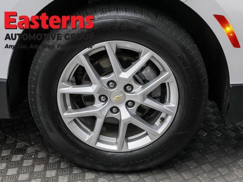 Used 2023 Chevrolet Equinox LT image 30