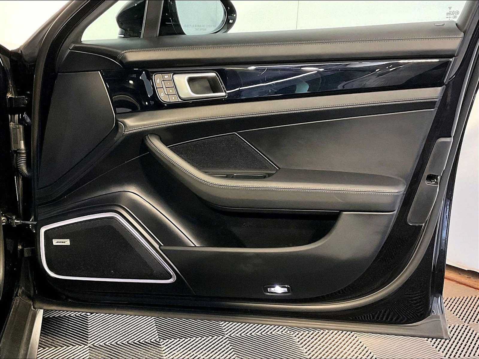 Certified 2023 Porsche Panamera 4 AWD/4WD image 26