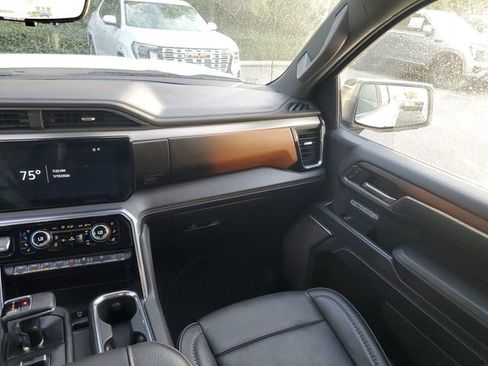 Used 2025 GMC Sierra 1500 Denali AWD/4WD image 15