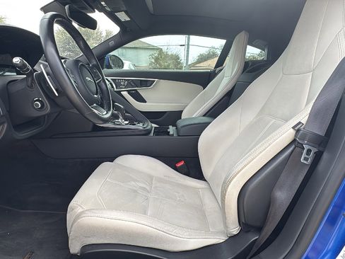 Used 2022 Jaguar F-TYPE Coupe image 9