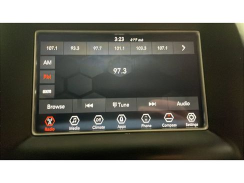 Used 2019 Jeep Grand Cherokee Laredo image 12