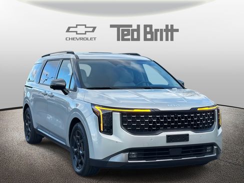 Used 2025 Kia Carnival SX Prestige image 3