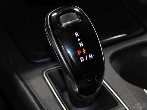 Used 2020 Cadillac XT4 Premium Luxury FWD image 25